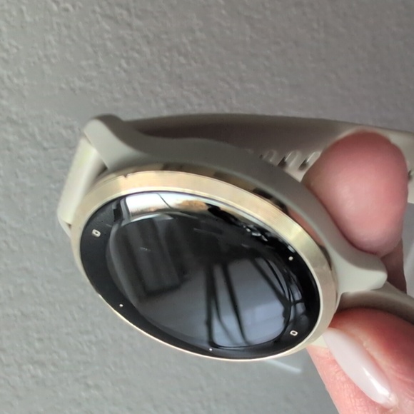 Garmin Venu 2S Smartwatch - Picture 3 of 12